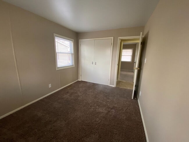 Building Photo - 6117 Landsdowne Dr