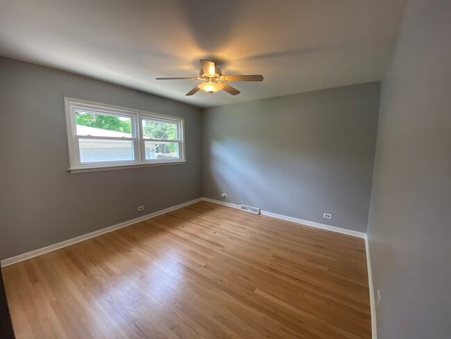 Building Photo - 426 Berteau Ave