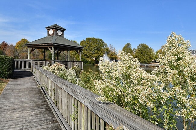 Building Photo - 8643 Beaver Creek Dr