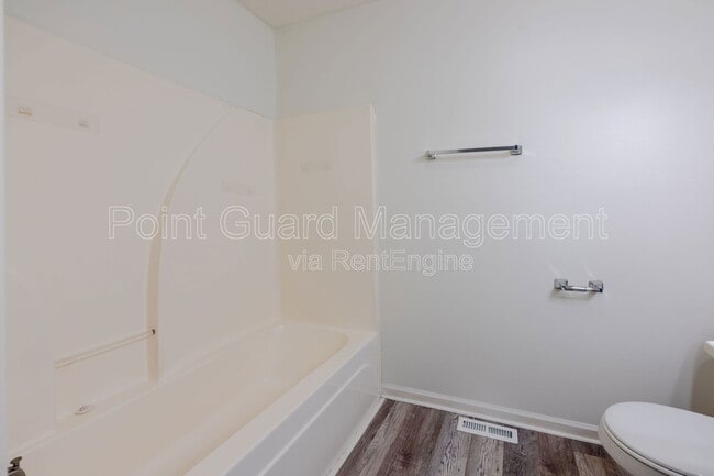 Building Photo - 955 Leroy St