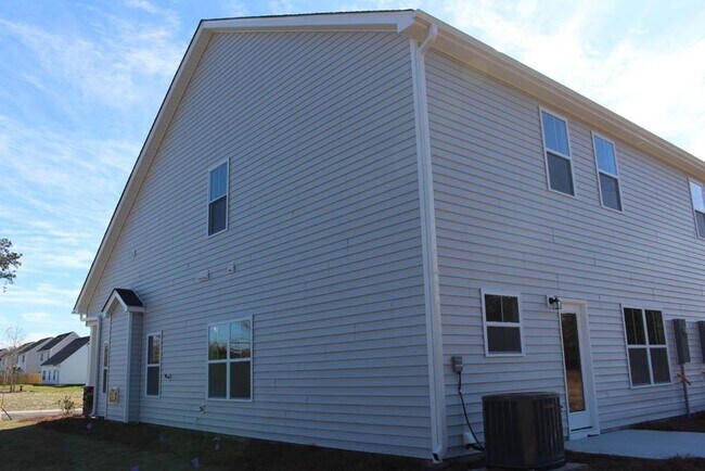 Building Photo - 1575 Grey Cliff Run