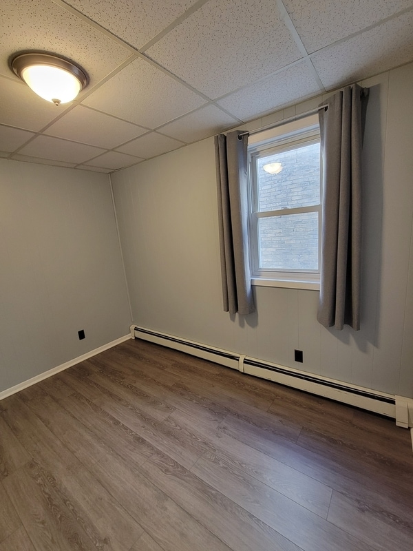 Building Photo - 60 Birch Ave S