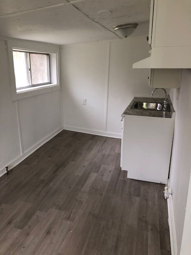 Building Photo - FEBRUARY MOVE SPECIAL! FIRST MONTH FREE!!