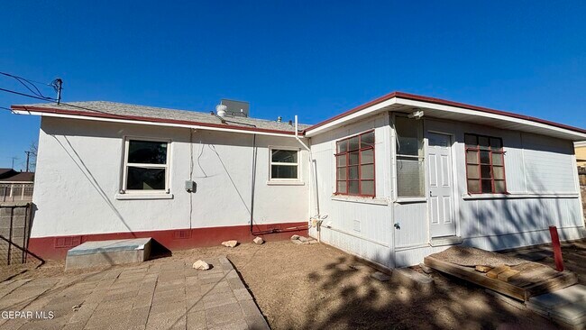 Building Photo - 8033 Carpenter Dr