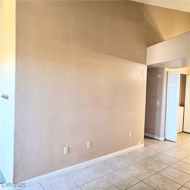 Building Photo - 2120 Ramrod Ave