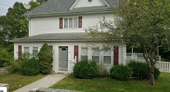 Building Photo - 41 Trask St