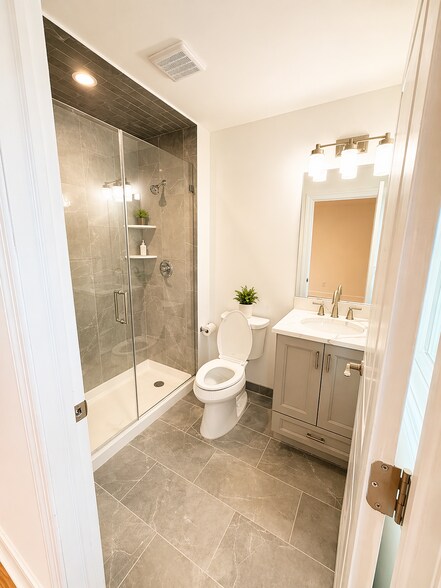 Building Photo - 374 Semel Ave