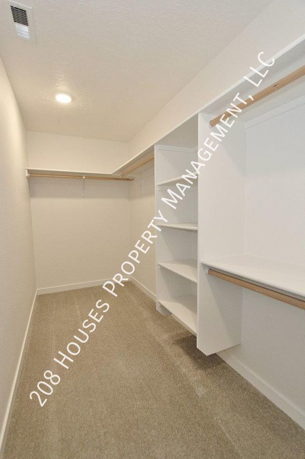 Building Photo - Modern townhouse in a Cozy Community. 50% ...