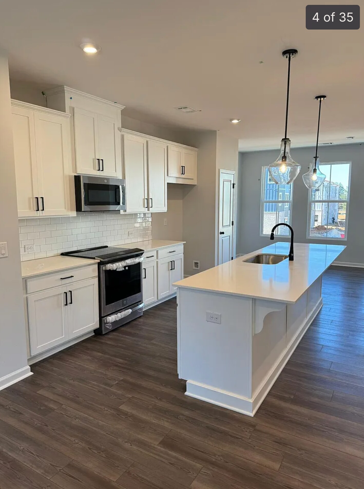 Building Photo - 813 Cameron Trl