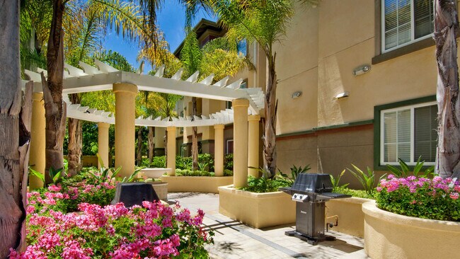Courtyard - 3101 Sawtelle Blvd