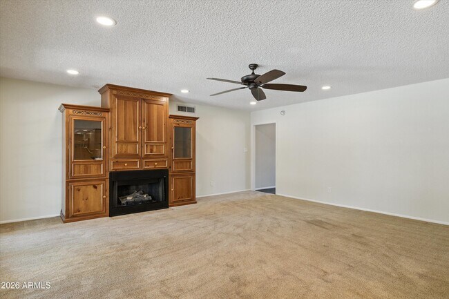 Building Photo - 3526 E Sahuaro Dr