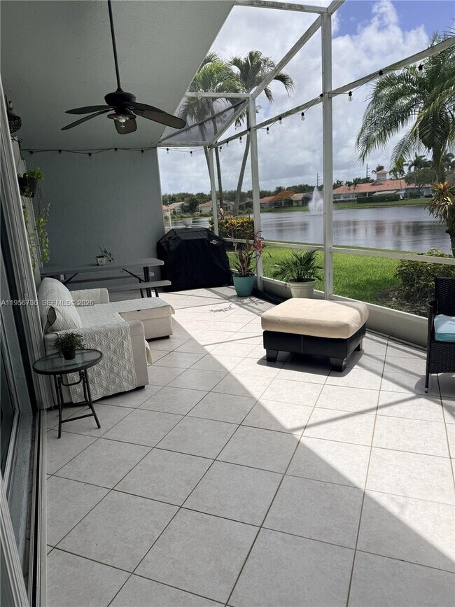 Building Photo - 10390 Utopia Cir E