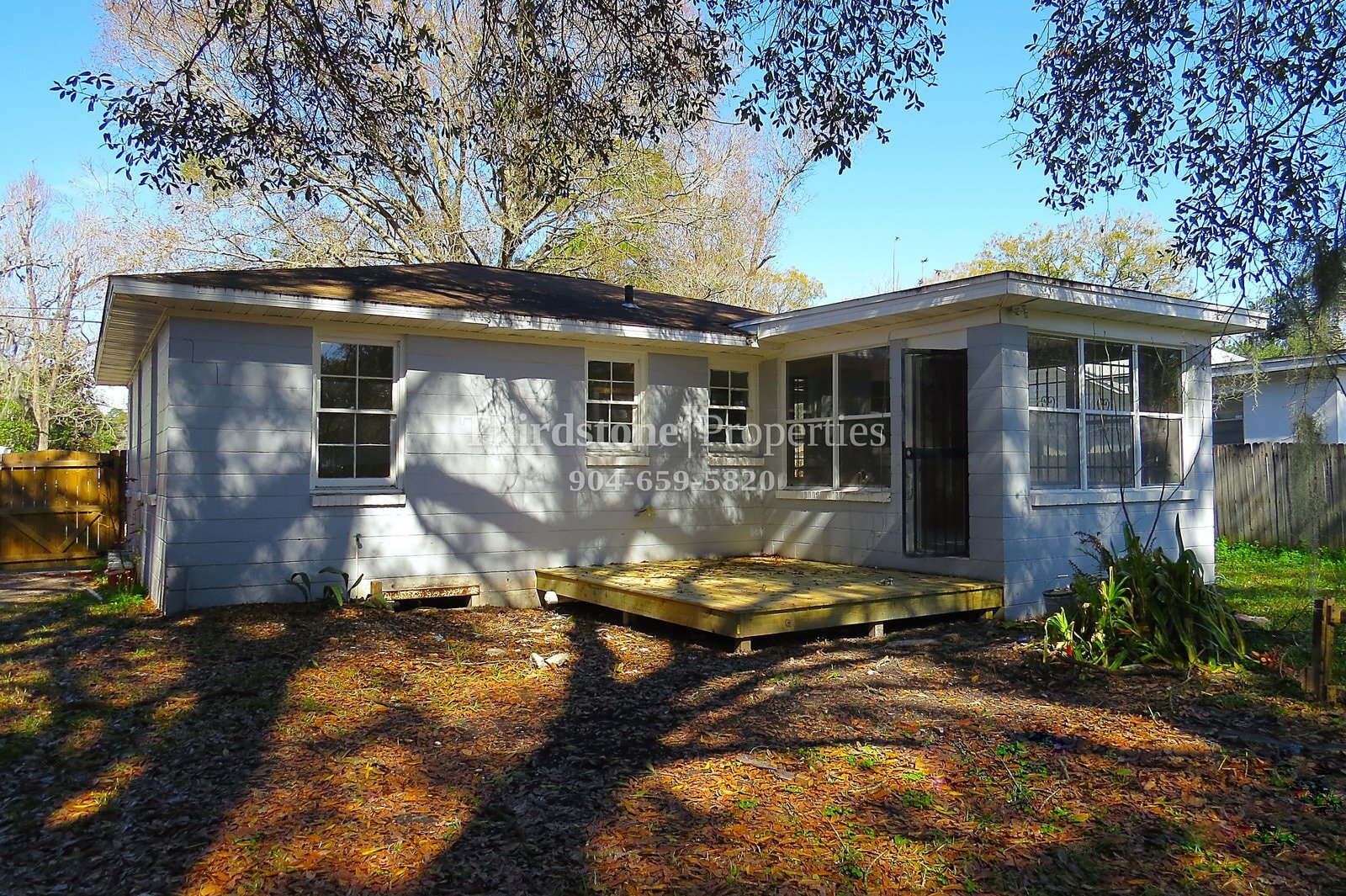 Building Photo - 4762 Colonial Ave