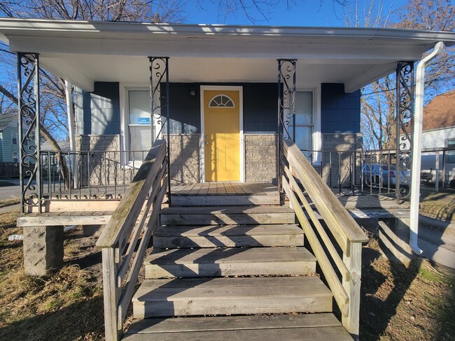 Primary Photo - 701-711 11th St