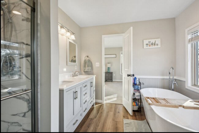 Building Photo - 4922 Lerch Dr