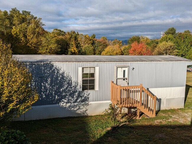 Building Photo - 51 Cushion Pl