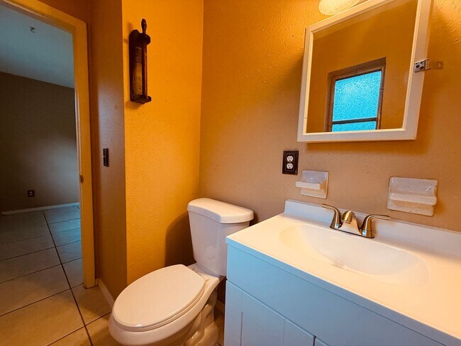 Building Photo - 3 BR / 1.5 BA HOME IN MELBOURNE