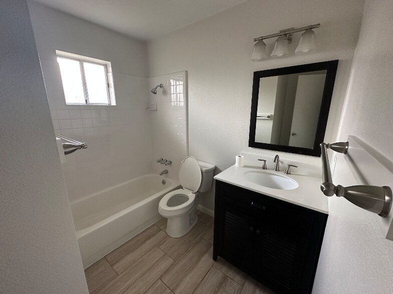 Building Photo - 7934 Grandridge Dr