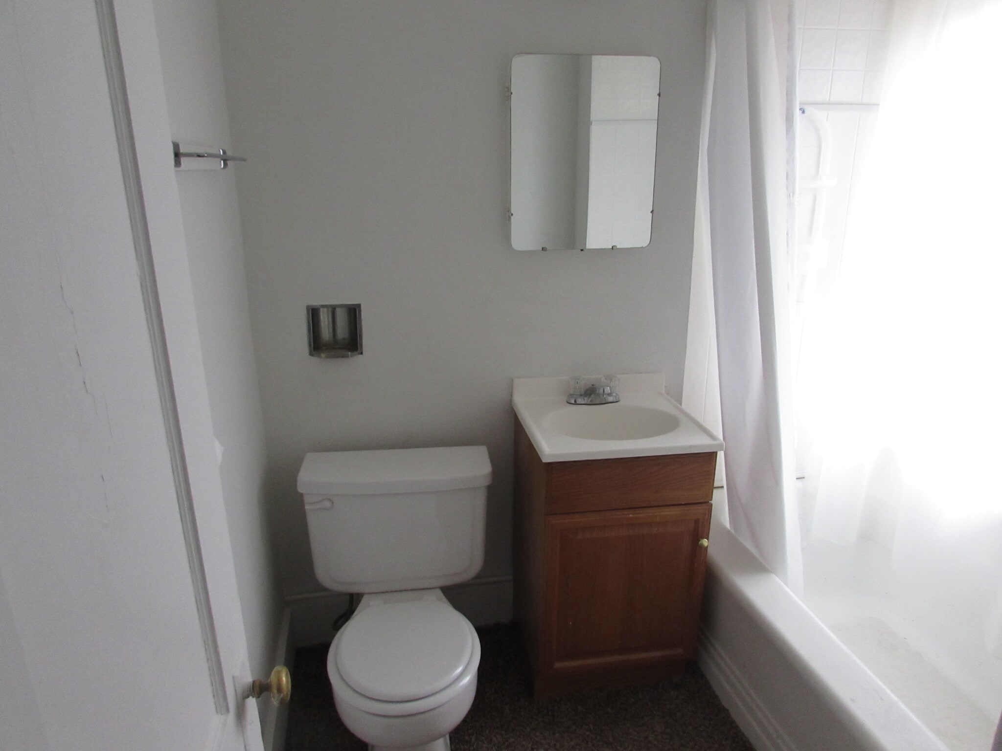 Building Photo - 716 E 4th Ave