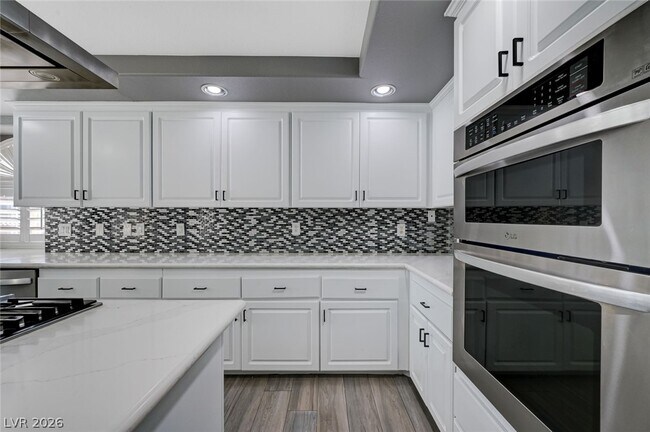 Building Photo - 3800 Beacon Point St