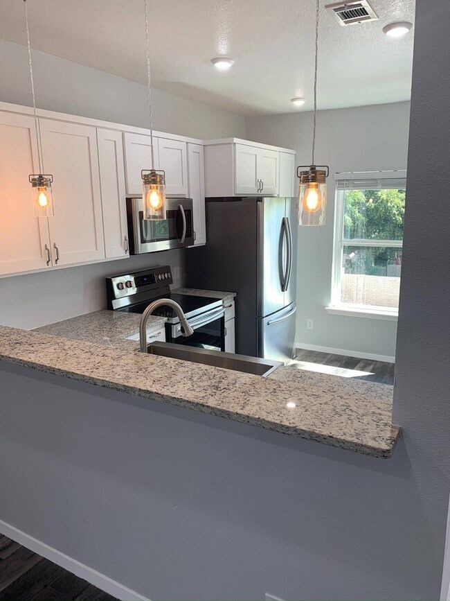 Kitchen - Westmount Place Apartments