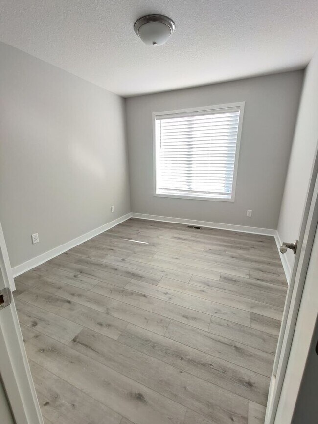 Building Photo - 2768 Clover Ridge Dr