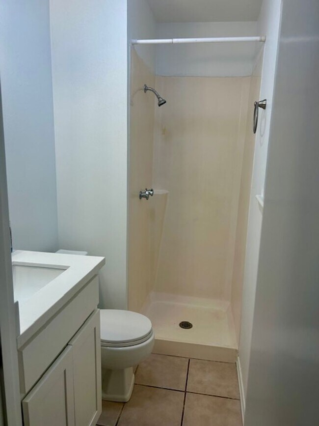 Building Photo - Newly renovated 3/2 home located in River Forest Covington