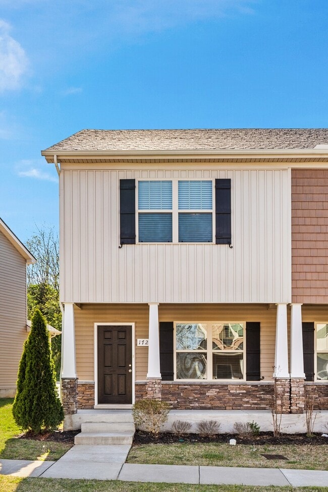 Building Photo - 1721 Sprucedale Dr