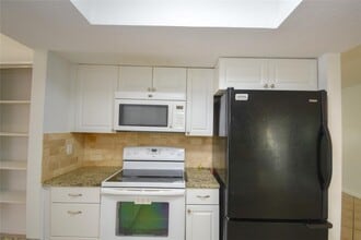 Building Photo - 960 NW 49th St