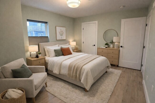 Building Photo - 25 2nd St