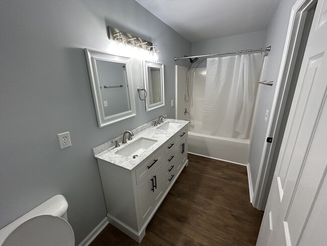 Building Photo - 1502 Stockbridge Pl