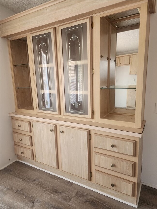 Building Photo - 691 Church St