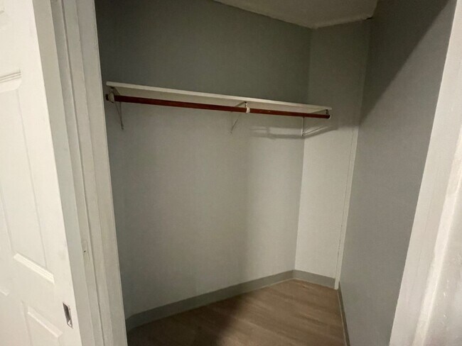 Interior Photo - 900 North Street