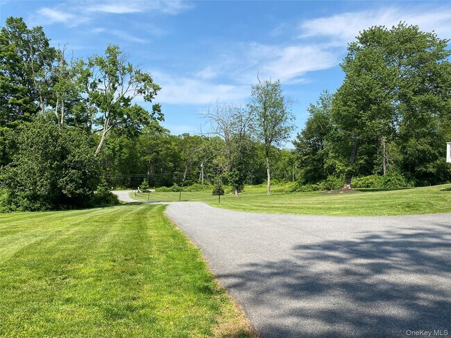 Building Photo - 390 Birch Hill Rd