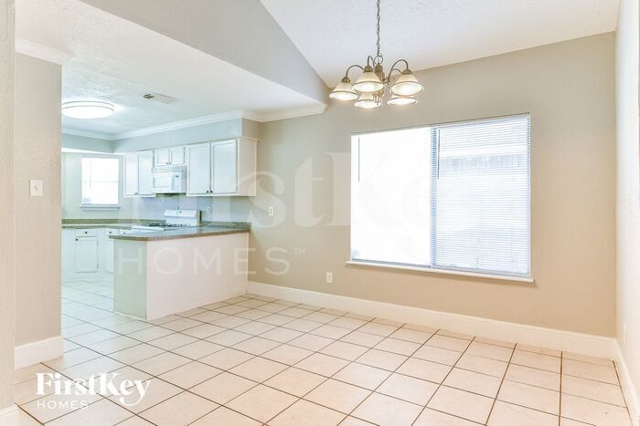 Building Photo - 3823 Ebury Dr