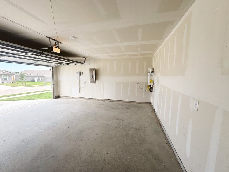 Building Photo - 3612 Chambray Dr