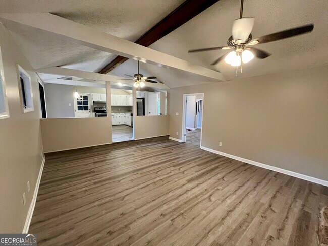 Building Photo - 963 Willow Run