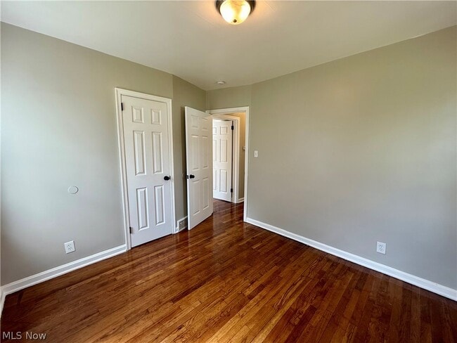 Building Photo - 857 Kennebec Ave