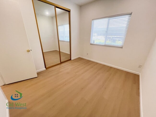 Building Photo - $2,995 - Updated 2 Bed/2 Bath Condo in a Gated Community of the Fairgrounds Neighborhood!