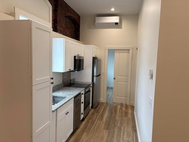 Building Photo - 22 S Main St