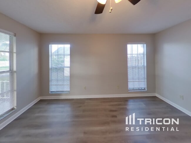 Building Photo - 11011 Greenaire Dr