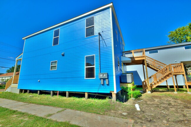 Building Photo - 3201 Gravier St