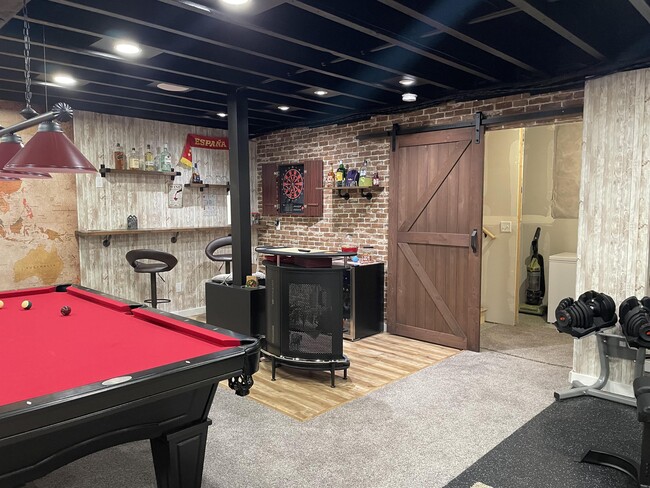 Building Photo - 1227 SilverCrest Dr