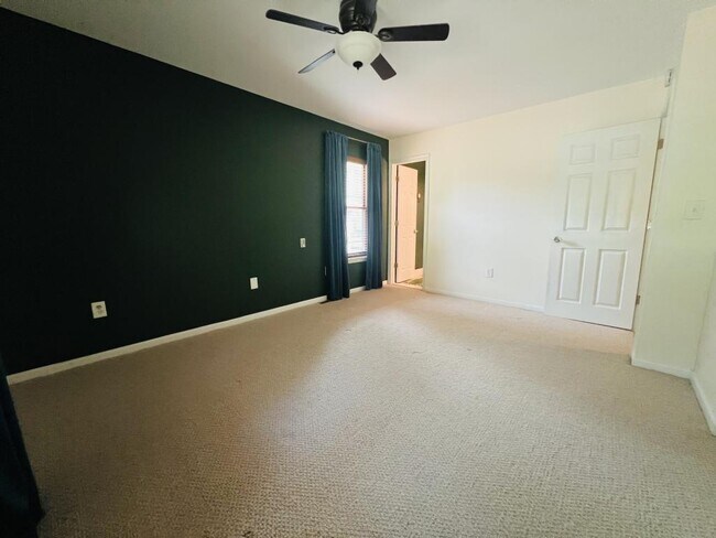 Building Photo - 1002 Timber Creek Dr
