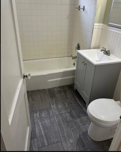 Bathroom - 1 Traymore St