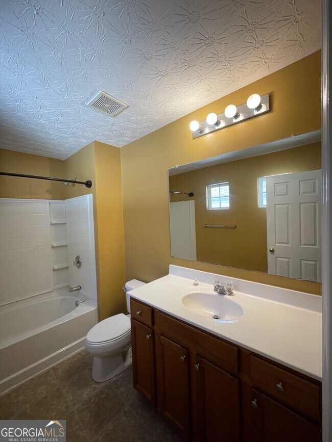 Building Photo - 363 Arrowhead Dr