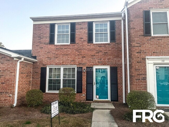 Building Photo - 2700 Thackery Rd