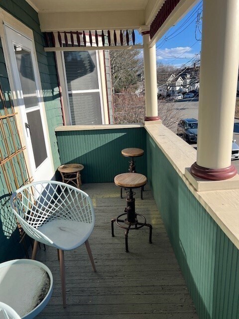 Building Photo - 36 Willow St