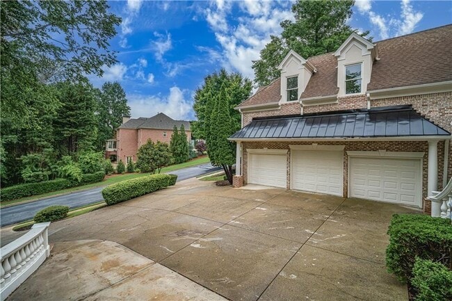 Building Photo - 8630 Moor Park Run