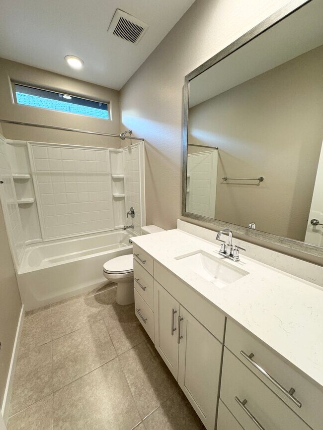 Building Photo - Beautiful Single Level Home Near Verrado!